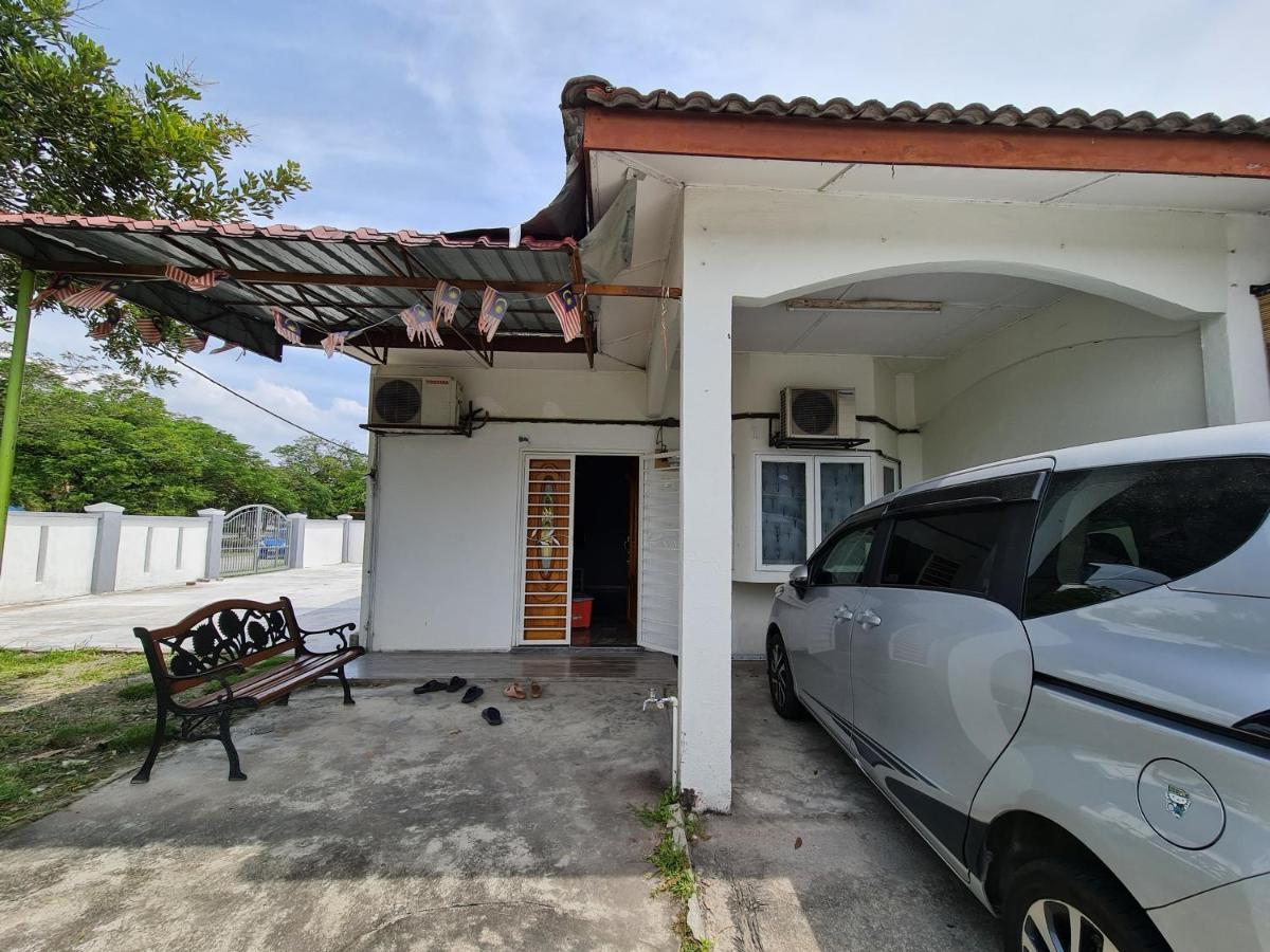 Corner Lot,Landed Kajang Semenyih Bee Homestay Экстерьер фото