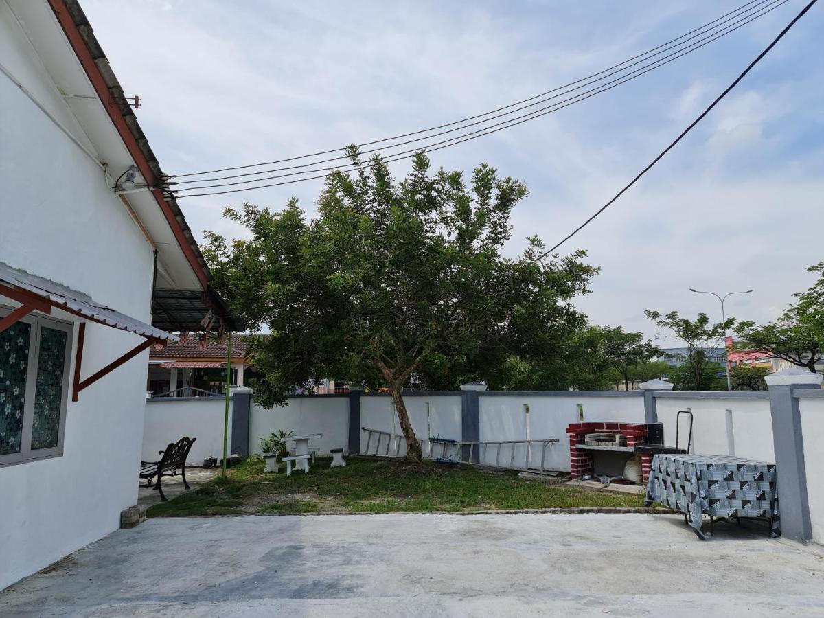 Corner Lot,Landed Kajang Semenyih Bee Homestay Экстерьер фото